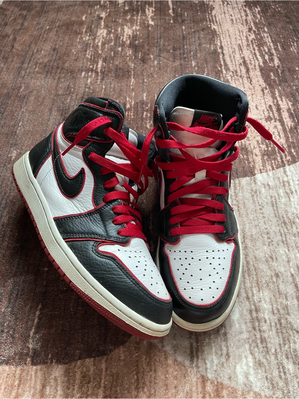 2019 Jordan 1s High OH ‘Bloodline’